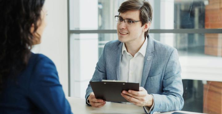 How Do You Find a Top Executive Assistant Through a Recruitment Firm?