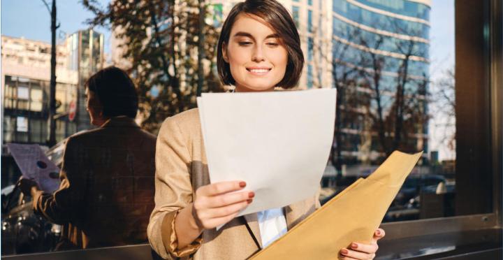 How do you accept an offer letter professionally via email or by mail?