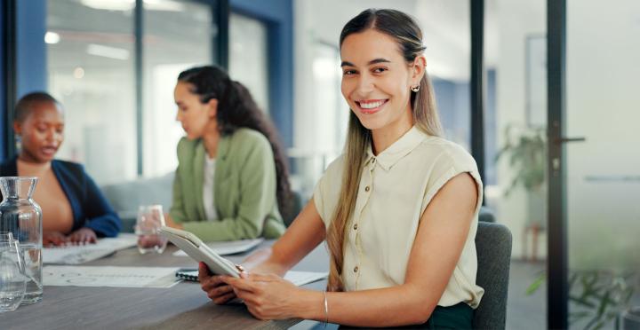 How Do Admin Employment Agencies Work, and How Do You Choose One?