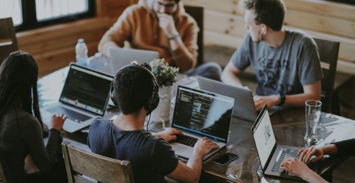 How Do Job Placement Agencies Work, and How Do You Choose the Right One?