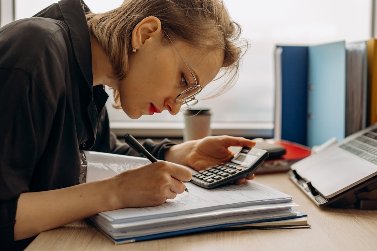 Specialized Texas staffing agency recruiters reviewing accounting and finance candidate shortlists